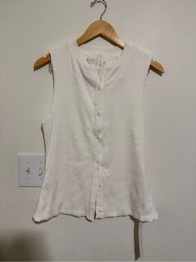 Missguided Sleeveless White Ribbed Button-Up tank NWT